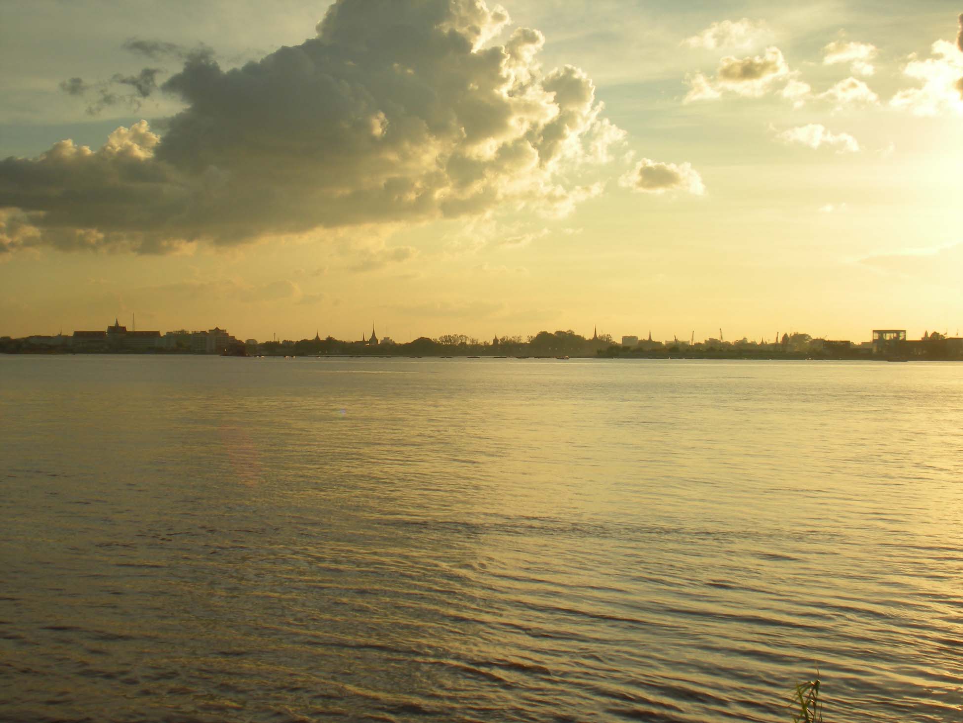 Phnom Penh Boat Cruise